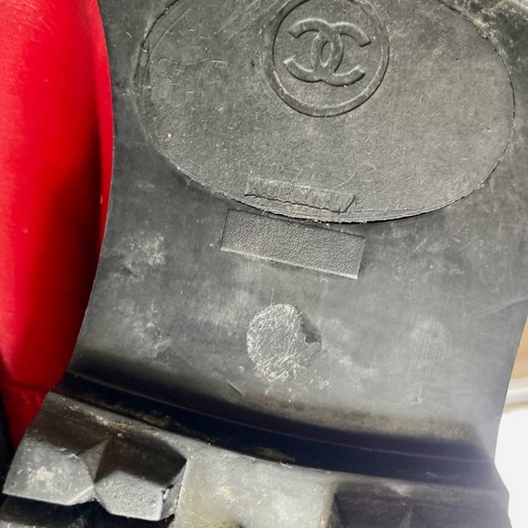 CHANEL One of a Kind A/W 1992 red leather lace up combat boots runway worn 38 - Picture 14 of 16